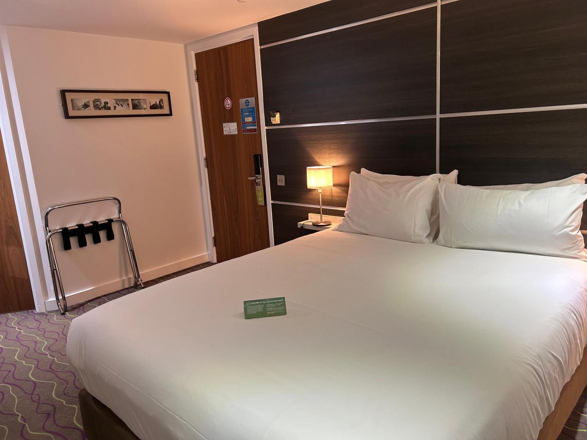 Отель The Wesley Euston Лондон Экстерьер фото