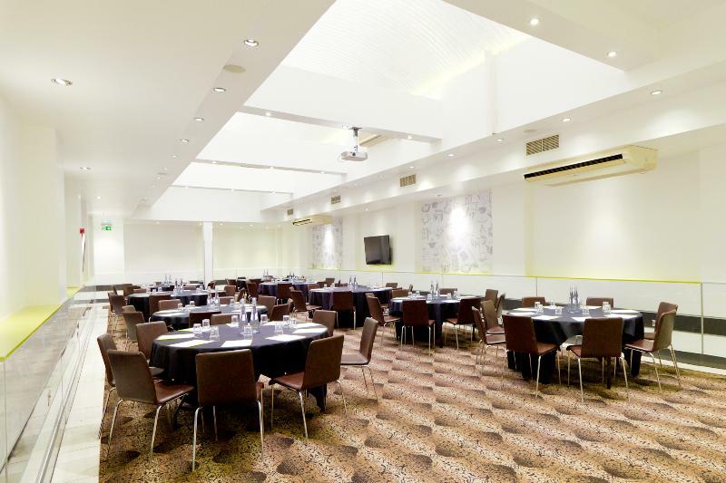Отель The Wesley Euston Лондон Экстерьер фото